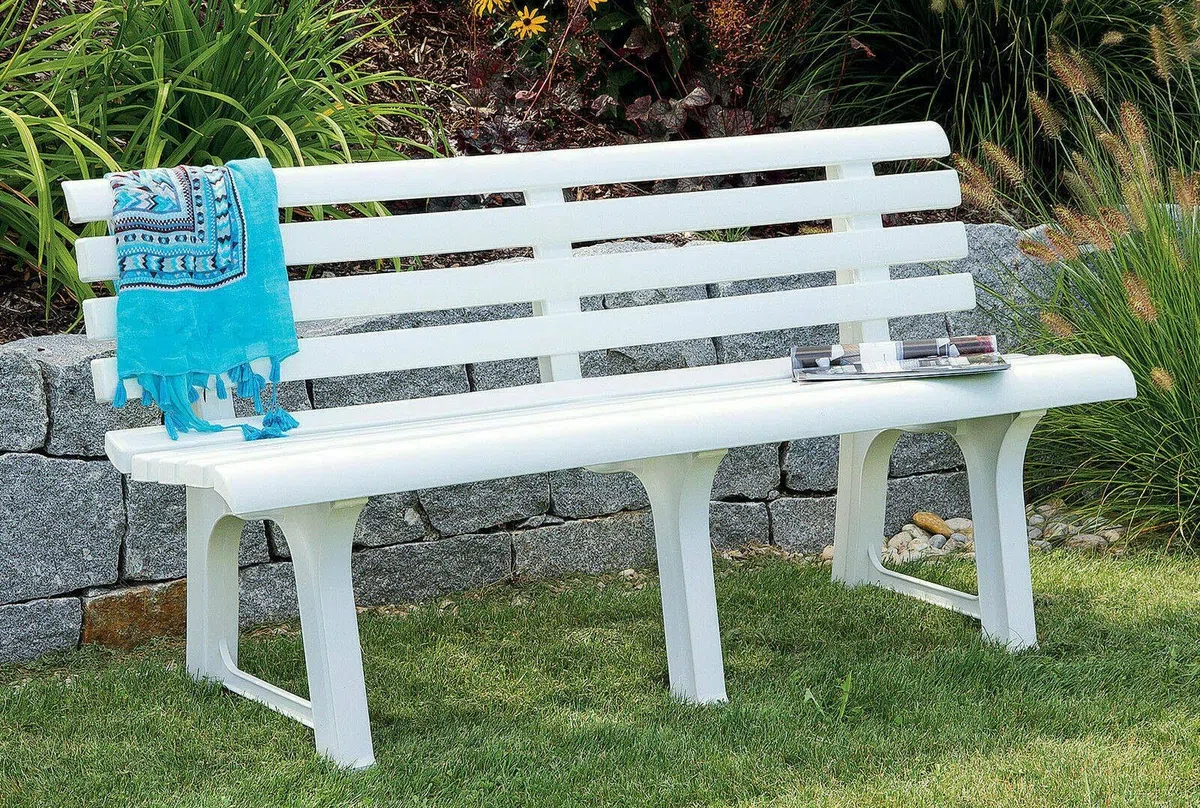 Dmora Made in Italy Esterno 145 x 49 x 74, Panchina in Polipropilene, Panca da Giardino, Bianco
