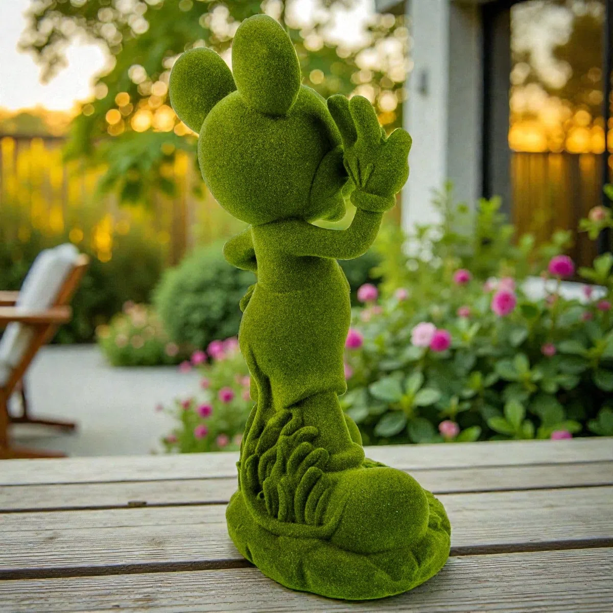 Mickey Mouse - Statuetta decorativa da giardino in poliresina, 20,5 cm, con licenza ufficiale, resistente alle intemperie, per giardino, balcone e soggiorno, elegante idea regalo