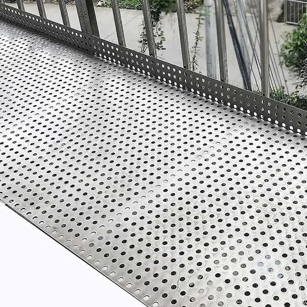 Lamiera Perforata in Acciaio Inossidabile 304 - Pannello schermante in Metallo con Diametro del Foro di 10 mm for Protezione di balconi, ringhiere, Giardini e finestre(60x100cm)