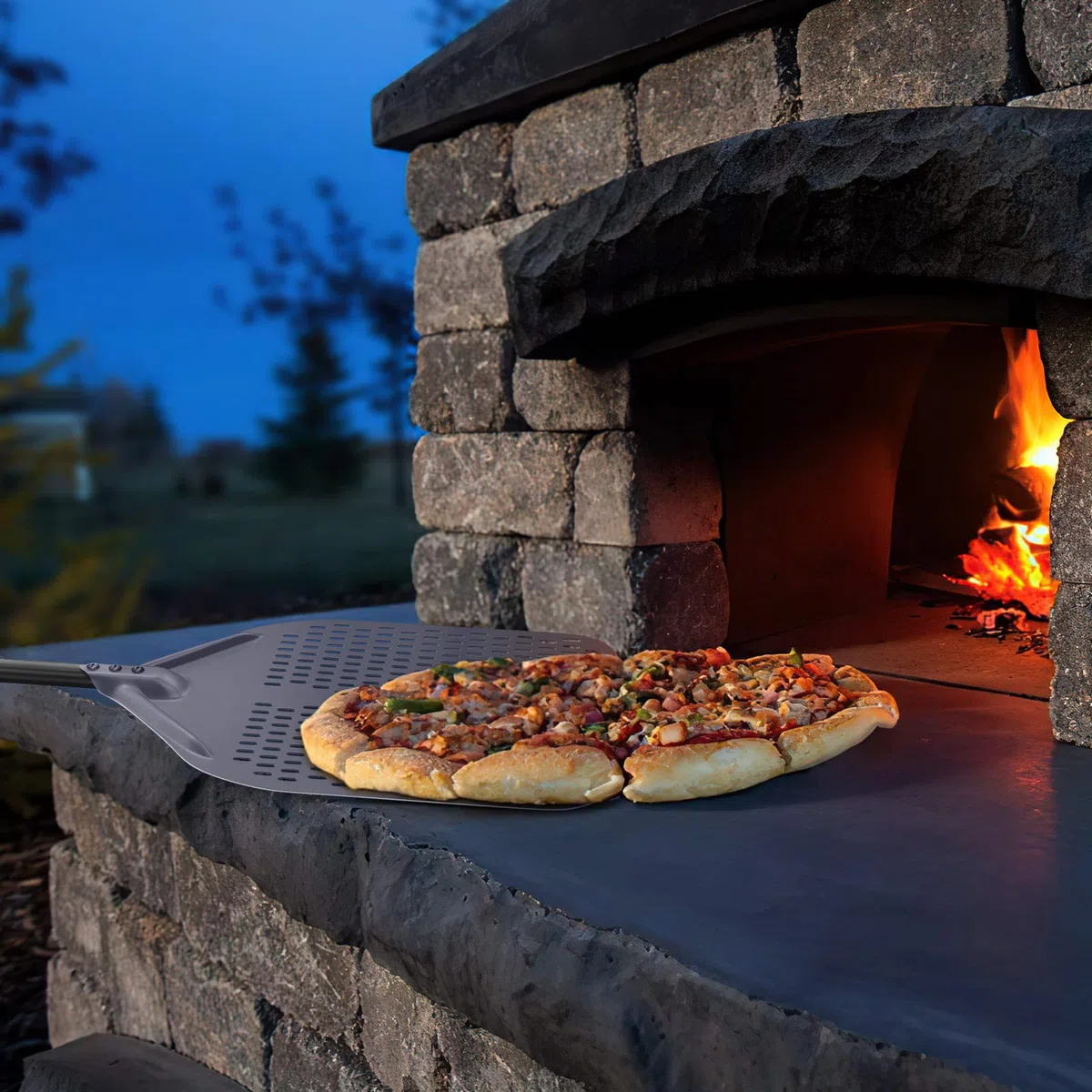 Pala per pizza, 34,7 x 118 cm, perforata in alluminio anodizzato duro, per una facile scorrevolezza su pietra per pizza, rettangolare, grande superficie e manico rimovibile per barbecue, forno