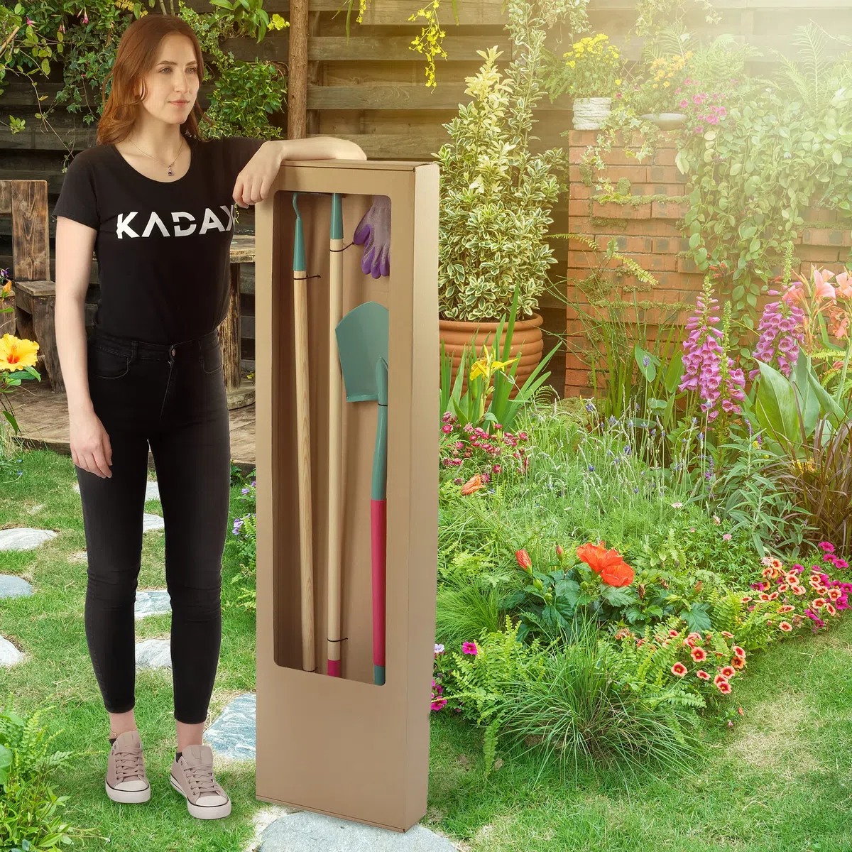 KADAX Set di 4 Set di Attrezzi da Giardinaggio, Include Vanga a Punta, Rastrello a Denti Diritti, Zappa Quadra e Guanti Protettivi, Accessori per Il Giardino