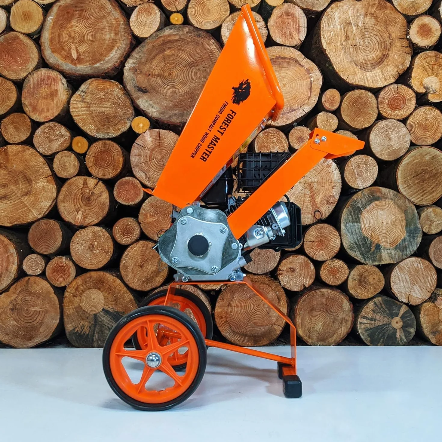 Forest Master 6hp - Cippatrice compatta a benzina con azionamento diretto 208 cc, 4 tempi, per produrre pezzi fino a 50 mm di diametro, portatile, leggera e ben bilanciata, facile da riporre