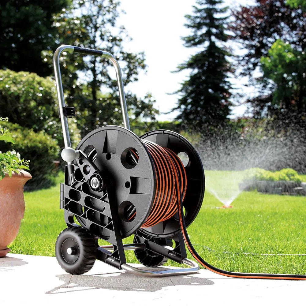 Claber Kit Pronto 30, carrello avvolgitubo manuale da giardino in plastica e alluminio con tubo e lancia