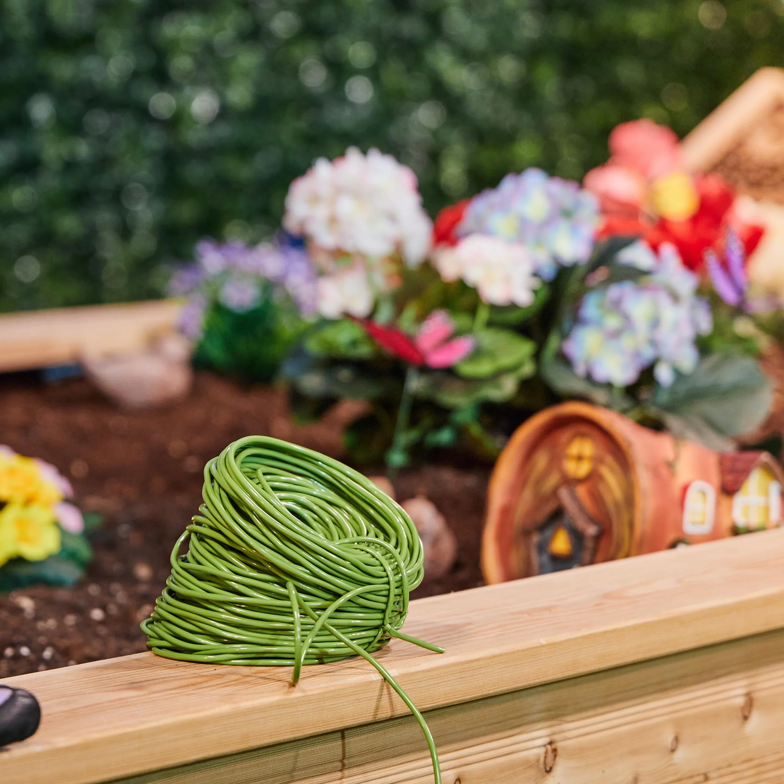 Relaxdays Tubo per Legare Le Piante, Corda di Legatura in Gomma Cava, per Fiori, Cespugli, Alberi, 50 m x 3 mm, Verde