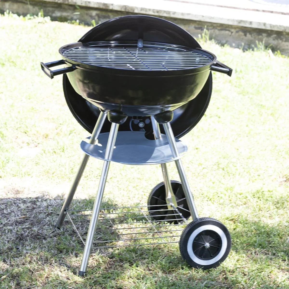 Barbecue Tondo con Coperchio e 2 Ruote BestBQ