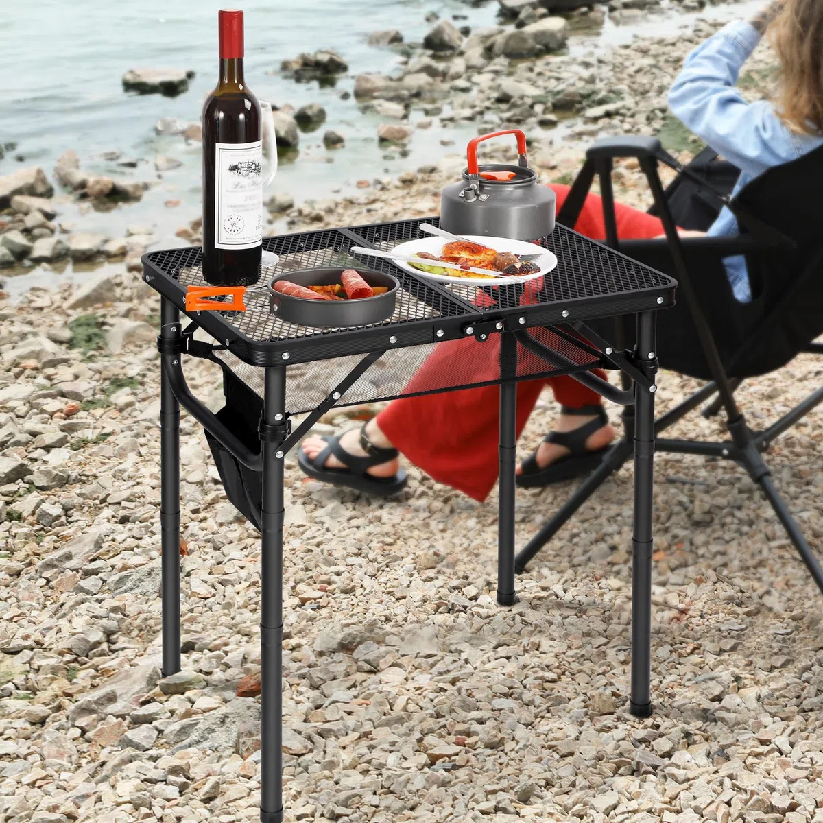 REDCAMP Tavolo da barbecue portatile con scrivania in rete, 60 x 40cm Tavolo da campeggio pieghevole leggero per cucinare in campeggio BBQ RV Picnic, facile da montare con scavate regolabili, nero