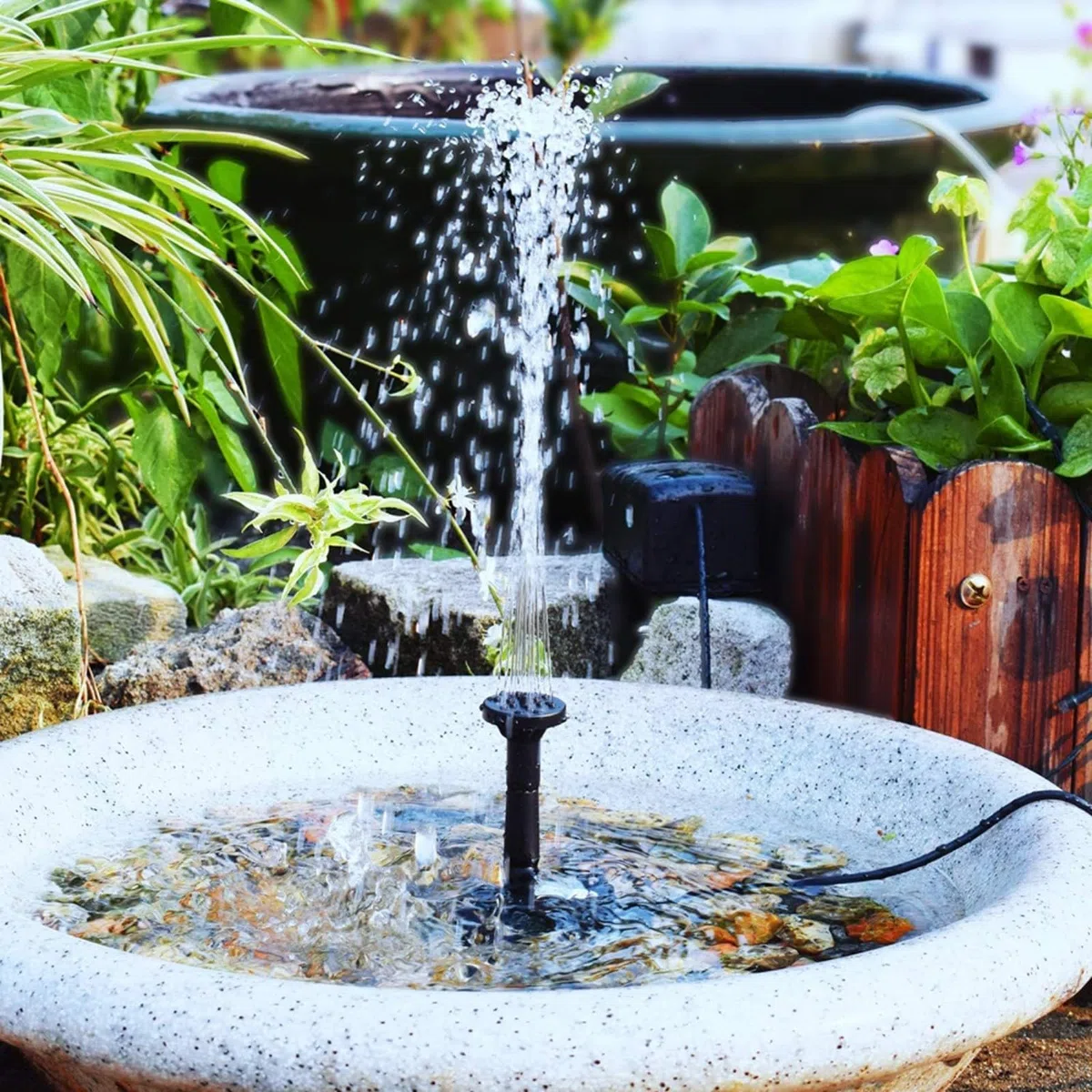 Fontana solare, stagno solare da 10 W con 9 ugelli per il sistema di circolazione della caratteristica dell'acqua del giardino del bagno degli uccelli