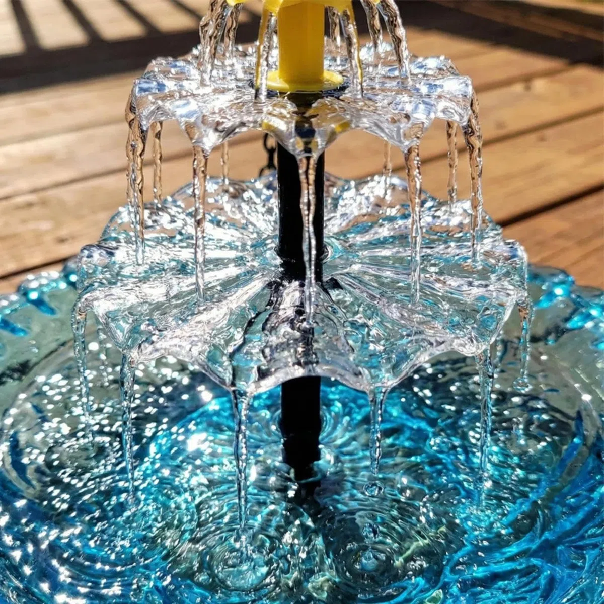 Bagno per Uccelli Solare, con Cascata e Pompa con Spruzzatore, Bagno per Uccelli con Fontana Solare, per Attirare e Fringuelli, Arredo Esterno per Giardino Laghetto