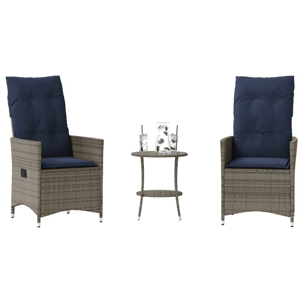Set da Bistrot 3 pz in Rattan PE Grigio con Sedie Reclinabili | Arredo pieghevole e reclinabile con tavolino coordinato, ideale per momenti di relax in giardino, balcone e terrazzo.