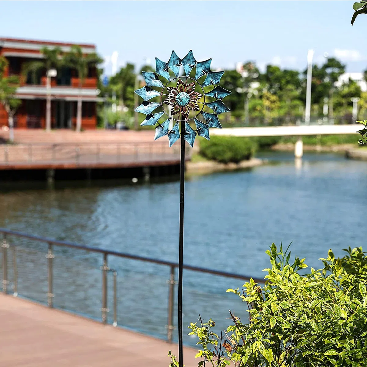 Girandola esterna in metallo a foglio singolo, leggermente rotante, ideale per terrazza e giardino. Decorazione da giardino e casa resistente alle intemperie, smeraldo stabile 155 cm