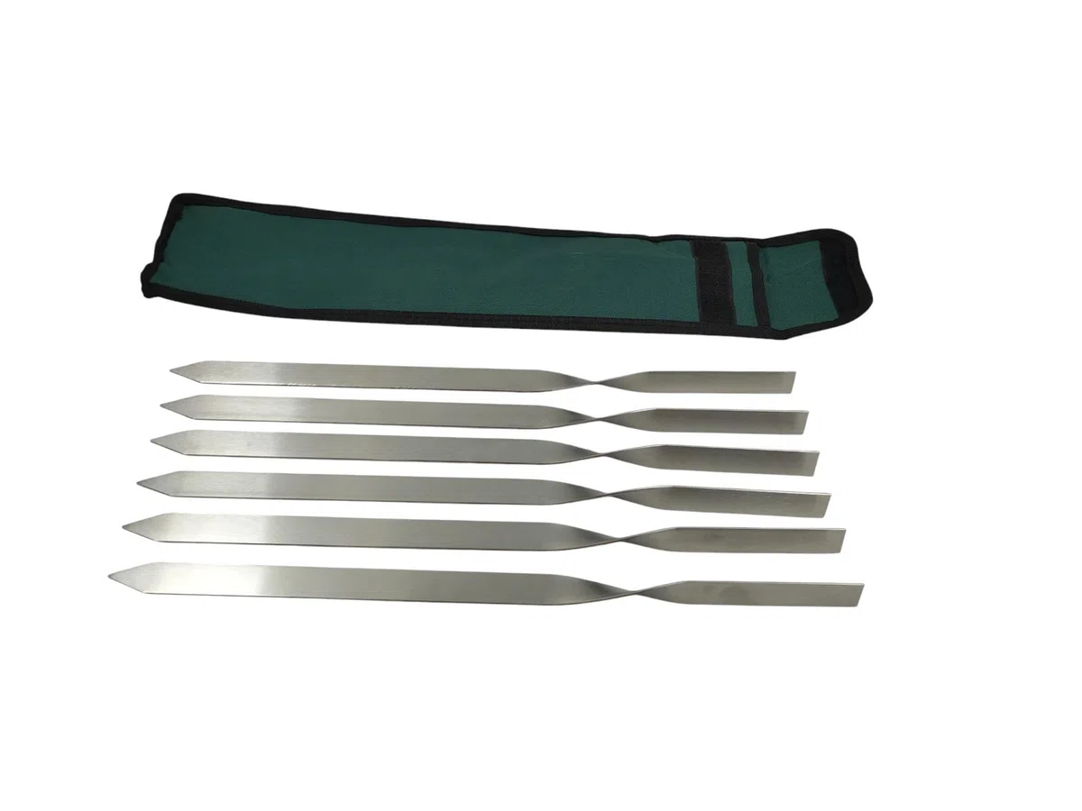 6 spiedini Adana Kebab in acciaio inox, ruotati a 90 gradi, spessore 2 mm, lunghezza 40 cm, larghezza 2 cm, con custodia, ideali per barbecue a gas e forno – Lula Lulu Tschelo Köfte
