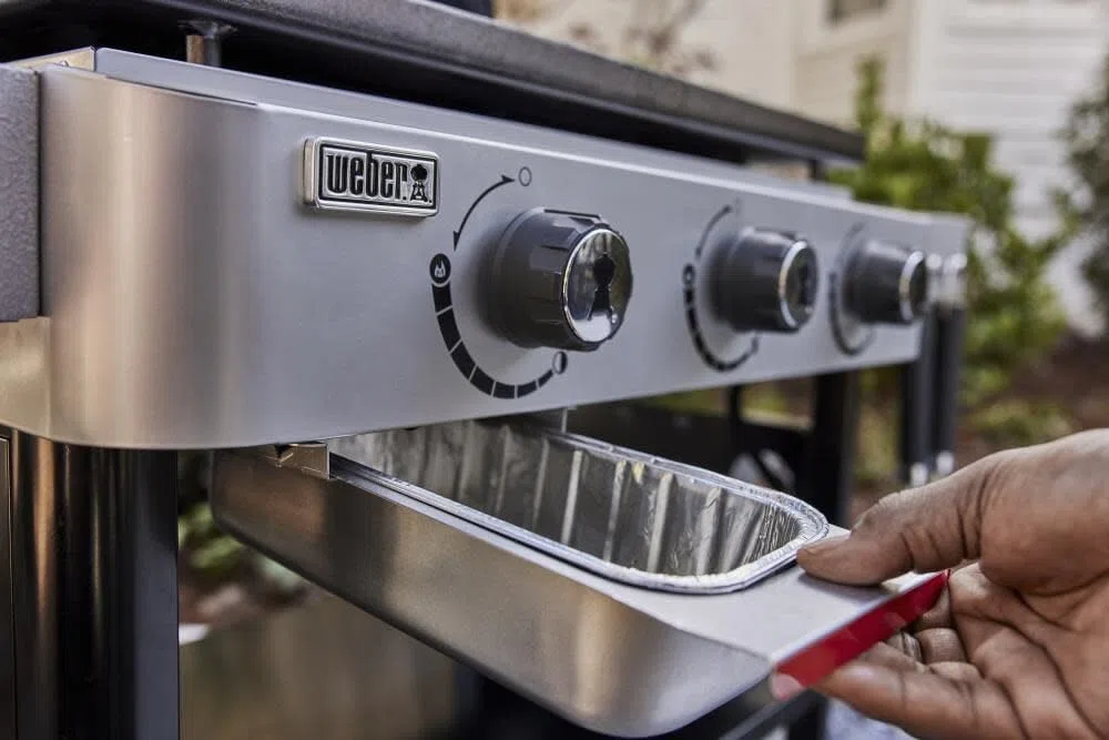 Raschietto per griglie Weber (6781), in acciaio inox, rimuove efficacemente grasso e sporco, ideale per la pulizia di griglie, manico ergonomico antiscivolo, lavabile in lavastoviglie - Argento (6781)