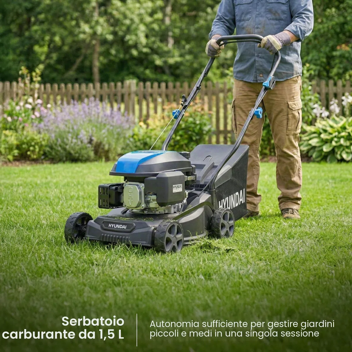 Hyundai Tosaerba a benzina, larghezza di taglio 39 cm, motore 131 cc, sacco di raccolta da 35 litri e scarico posteriore, spinta manuale, edizione nera