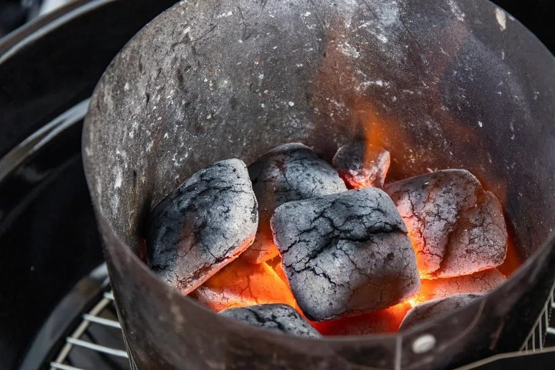 TORO - BRICCHETTE di Carbone per Barbecue, Alto Potere Calorifero, Indicate sia per Cotture Veloci sia per Cotture Lente, Sacco da 3 kg