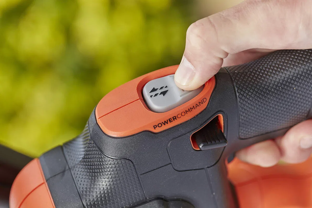 BLACK+DECKER BCHTS36B-XJ Tagliasiepi a Batteria 36V, Unità Senza Batteria e Caricabatterie