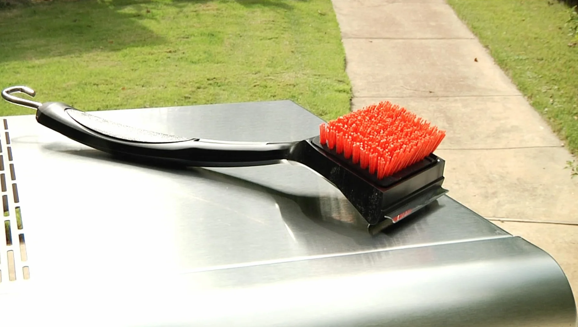 Char-Broil 140 533 - Spazzola per Pulire a Freddo e Raschietto 2 in 1