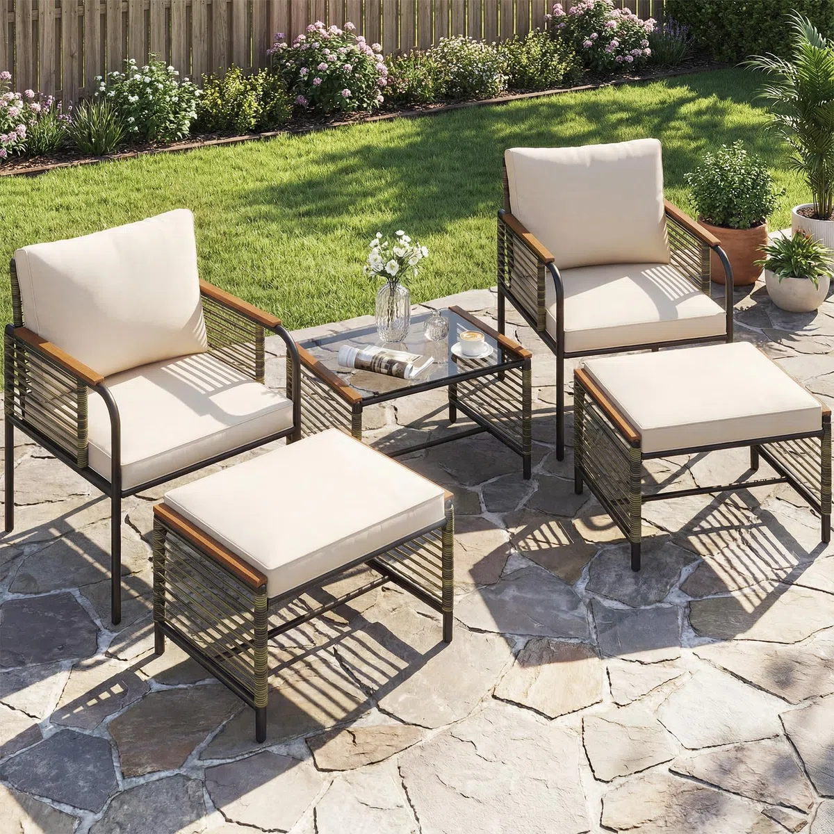 COSTWAY Set Conversazione da Esterno 5 Pezzi con Cuscini, Sedie in Rattan con 2 Pouf e Tavolino da Caffè in Vetro Temperato, Set di Mobili da Esterno per Balcone, Veranda, Terrazza e Giardino (Beige)