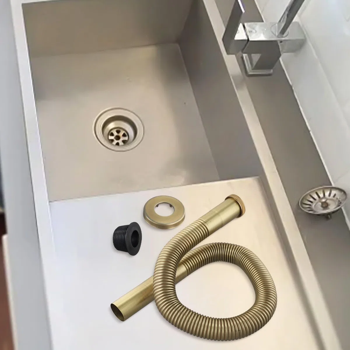 Sifone flessibile in ottone, DN30, tubo di scarico standard per lavello/vasca da bagno (connettori doppi da 32-30 mm), lunghezza regolabile 80 cm, finitura in ottone antico, previene l'accumulo di