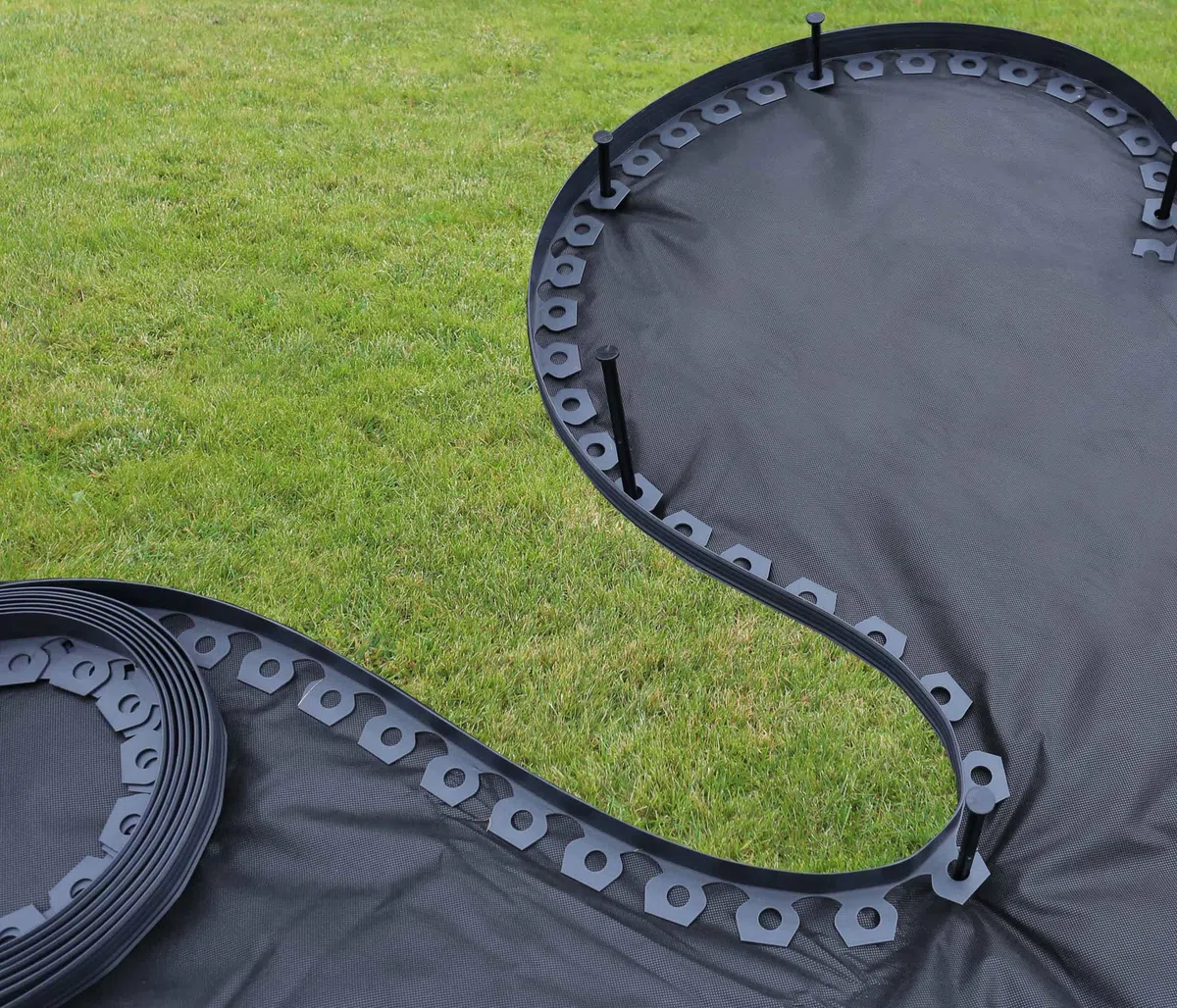 Bordo da Giardino in plastica, 4cm di Altezza - Nero 50 Metri + 150 Chiodi di Fissaggio