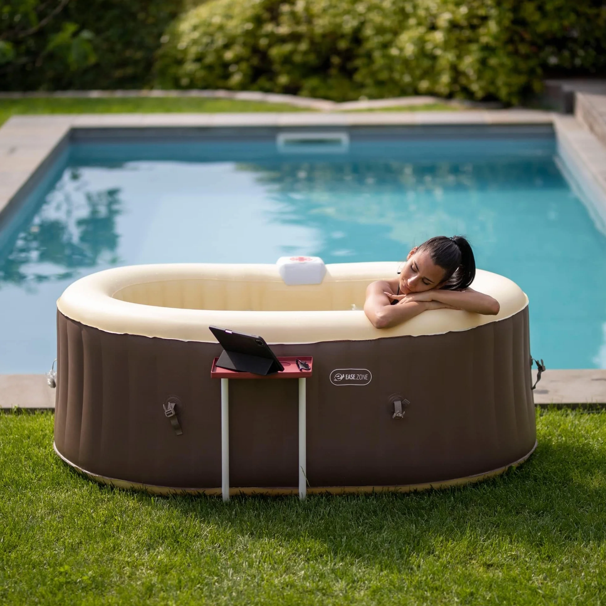 Vasca Idromassaggio gonfiabile, ovale, 190x120x65cm (550L/145GAL) con Pompa Integrata 30W