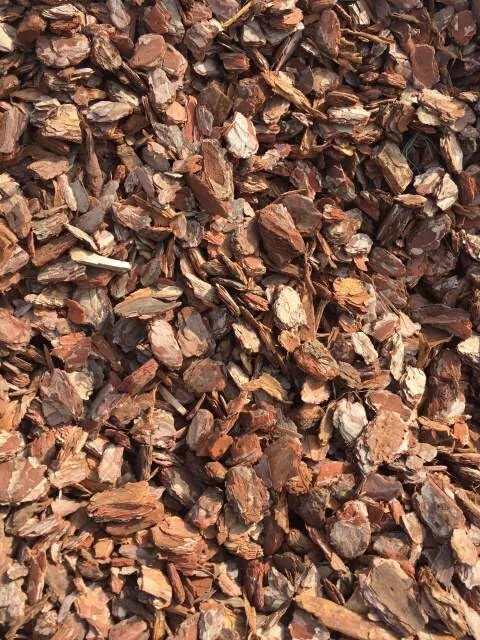 Corteccia nazionale di pino rosso 25-40 mm vagliata per pacciamatura sacco da 70 litri prodotto biologico naturale di origine esclusivamente vegetale Vivaio di Castelletto