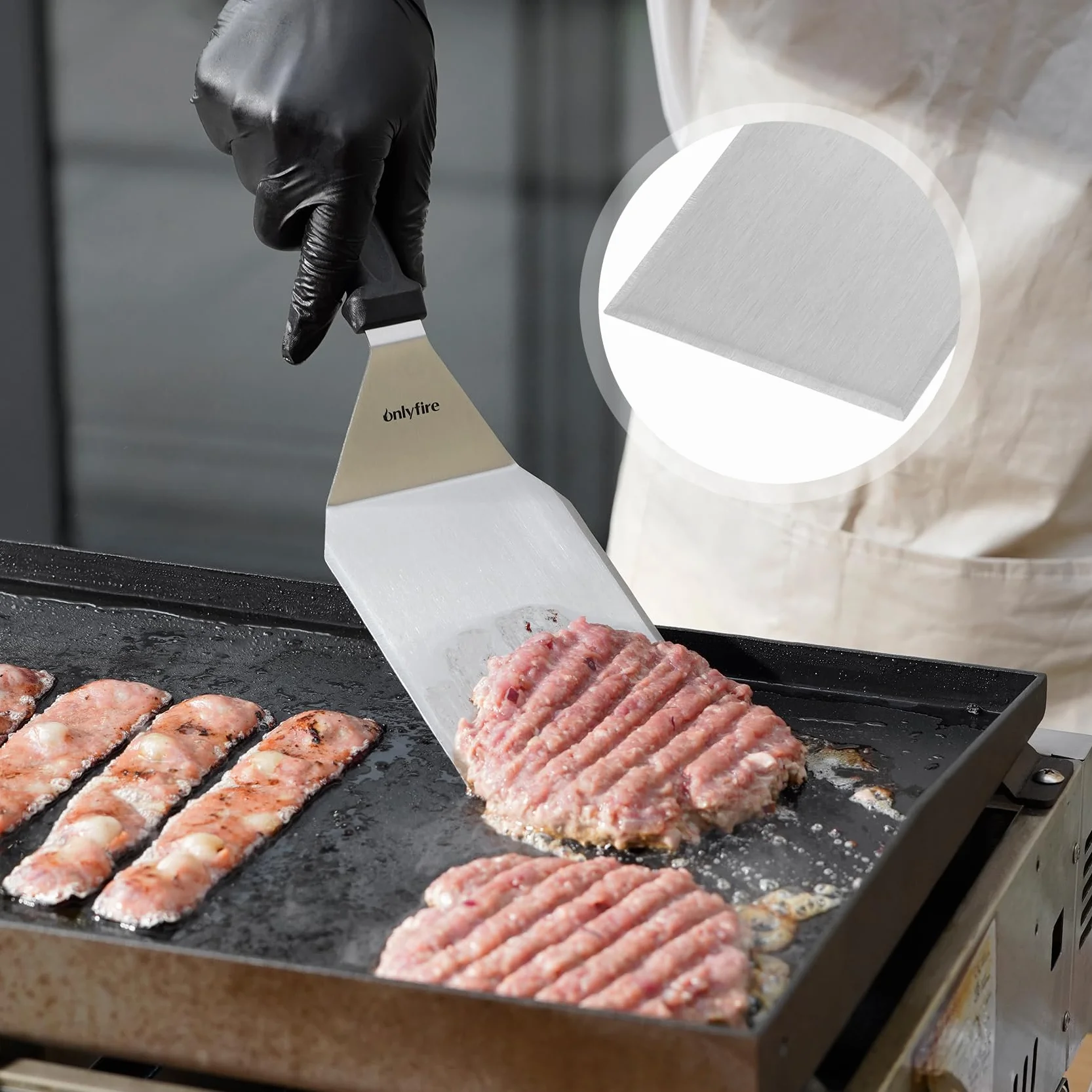onlyfire Set di Spatola 4pcs Kit Utensili Barbecue per Teppanyaki, Smash Burger Pressa per Hamburger in Ghisa, Spatola per Piastra, Raschietto per Barbecue e Pinze da Cucina, Kit Utensili Barbecue