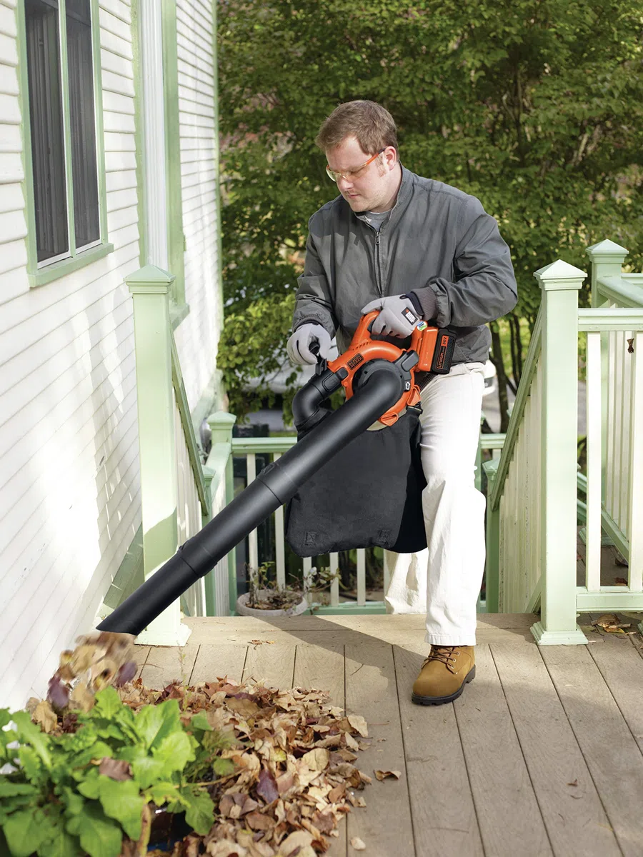 BLACK+DECKER SOFFIATORE/ASPIRATORE/TRITURATORE 36 V Litio - 2.0 AH - POWERSELECT - SOFFIAGGIO 218 KM/H - TRITURAZIONE 7:1 - ASPIR. 3.4 M3/MIN GWC3600L20-QW
