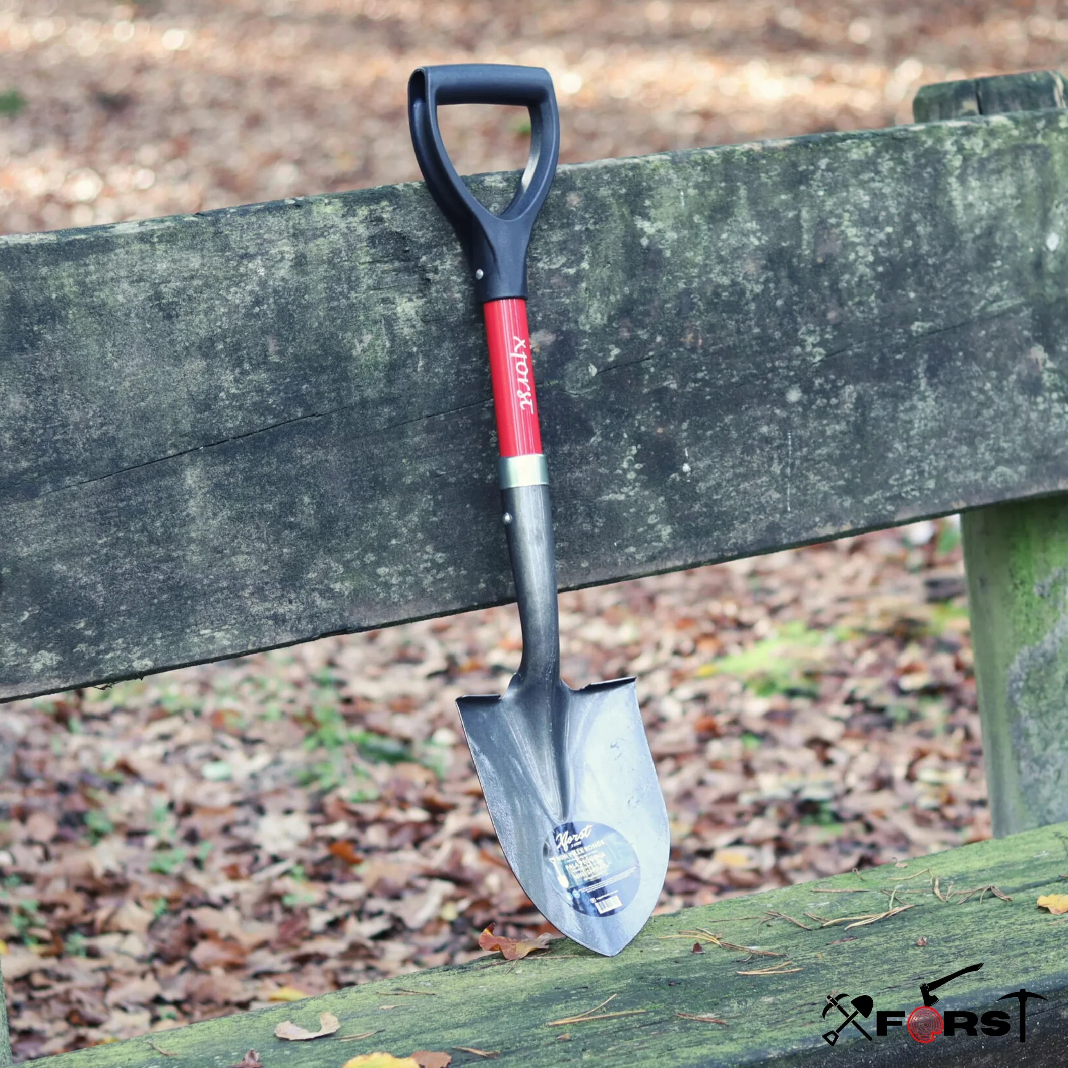 Xforst X-S800 pala vanga robusta e molto leggera, ideale per giardinaggio e prospezione.