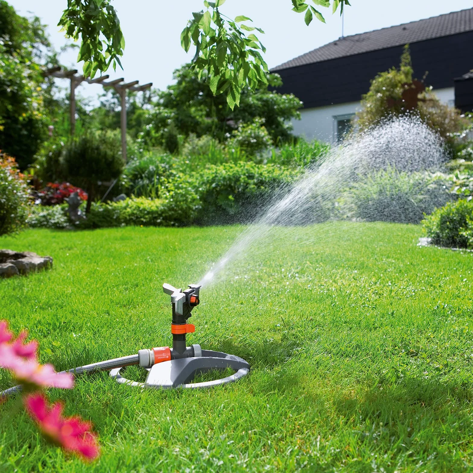 Irrigatore a impulso circolare e a settori Gardena Premium (su base in plastica): Irrigatore Premium per superfici max 490 m², gittata 12,5m (8135-20)